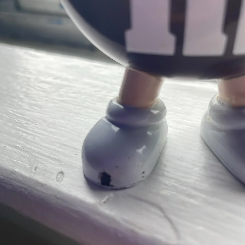 M&M'S Brown Character with White Gloves 1991 - Picture 3 of 5